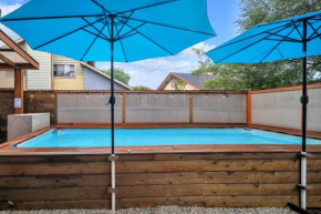Poolside Paradise With Hot Tub, Sauna & Game Room